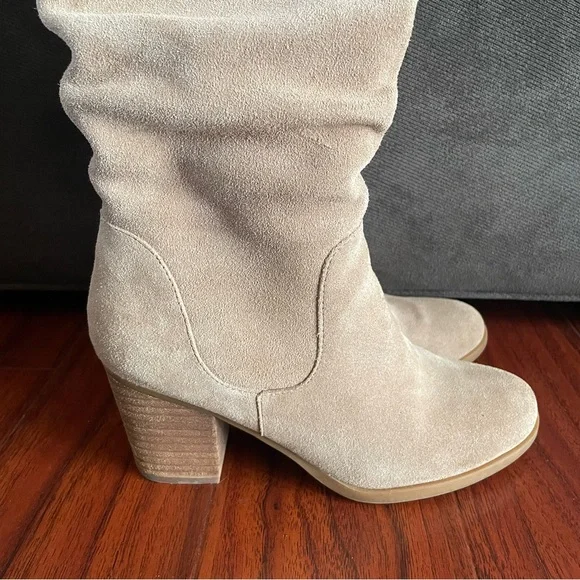 Levity Ursula Beige Suede Leather Scrunch Slouch knee High Block Heel Boots Sz 7 - Picture 3 of 10